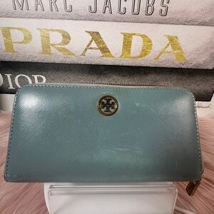 Tory Burch Royal blue Color
Leather Round Zipper Long Wallet Women’s Coin Purse